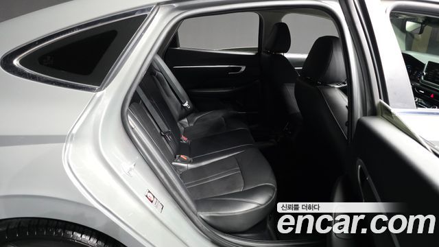 Hyundai Sonata 2022 — photo 18
