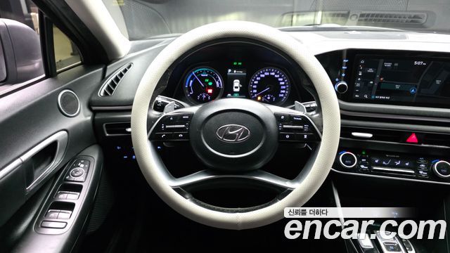 Hyundai Sonata 2022 — photo 19