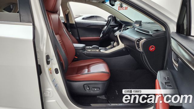 Lexus NX 2016 — photo 11