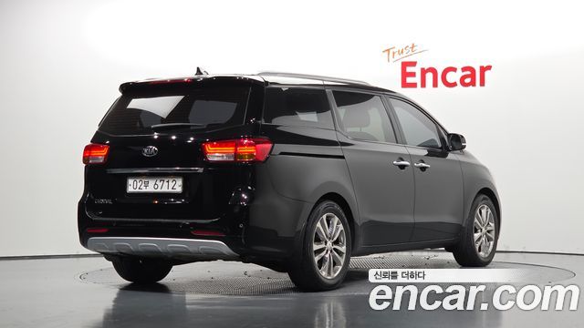 Kia Canival 2016 — photo 2