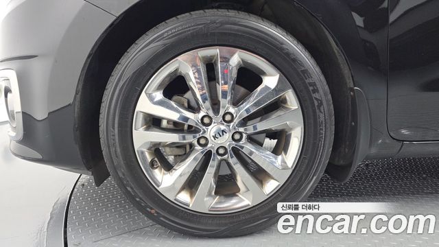 Kia Canival 2016 — photo 5