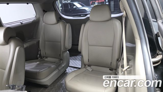 Kia Canival 2016 — photo 19