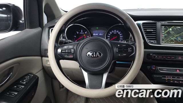 Kia Canival 2016 — photo 20
