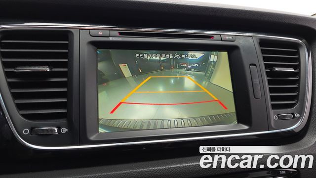 Kia Canival 2016 — photo 22
