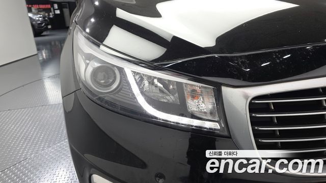 Kia Canival 2016 — photo 8