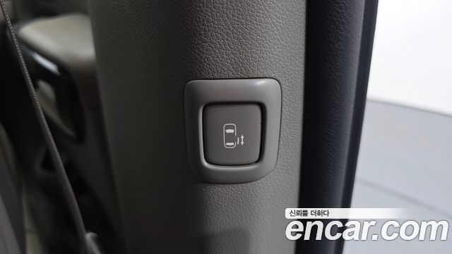 Kia Canival 2016 — photo 27