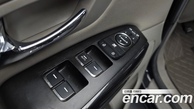 Kia Canival 2016 — photo 29