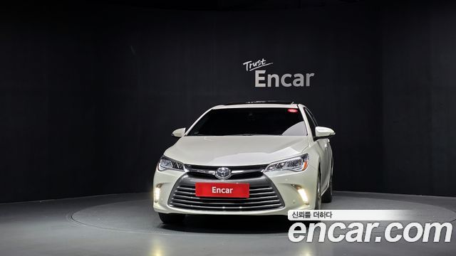 Toyota Camry 2017 — photo 3