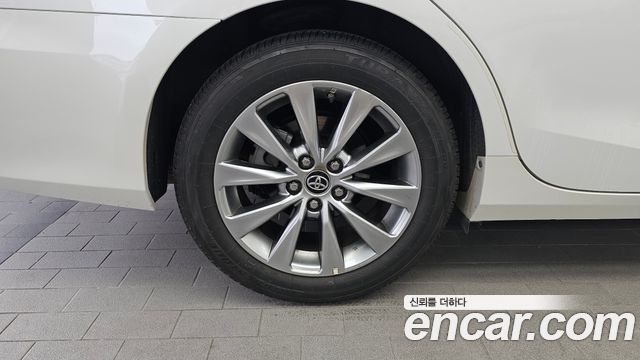 Toyota Camry 2017 — photo 5