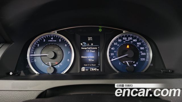 Toyota Camry 2017 — photo 8