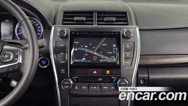 Toyota Camry 2017 — photo 14