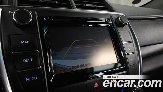 Toyota Camry 2017 — photo 15