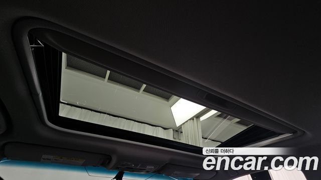 Toyota Camry 2017 — photo 17