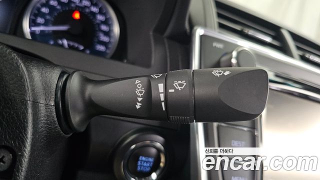 Toyota Camry 2017 — photo 19