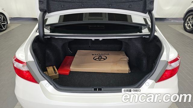 Toyota Camry 2017 — photo 20