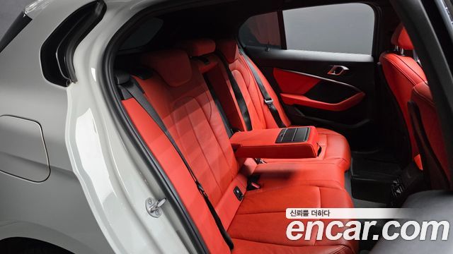 BMW 1-Series 2021 — photo 17