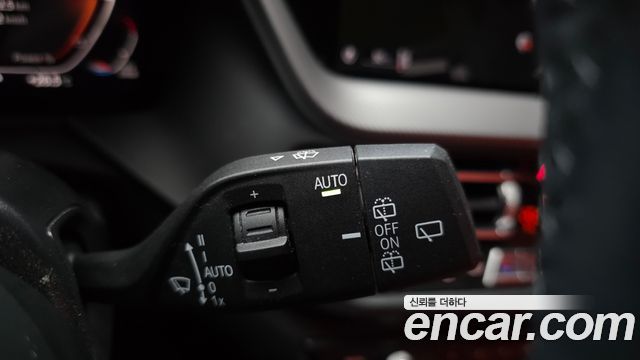 BMW 1-Series 2021 — photo 25