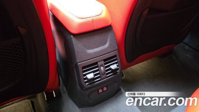 BMW 1-Series 2021 — photo 26