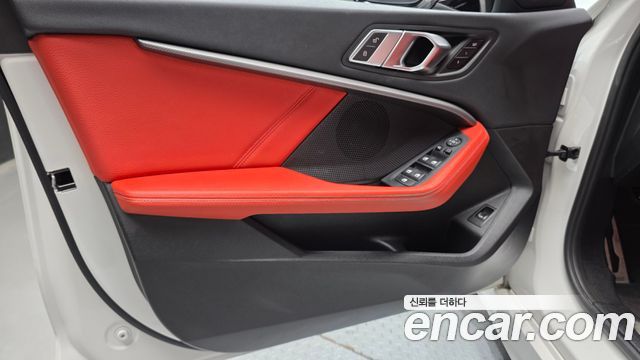 BMW 1-Series 2021 — photo 14
