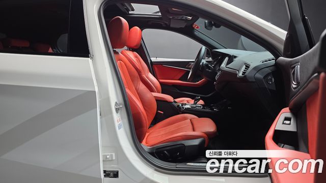 BMW 1-Series 2021 — photo 16