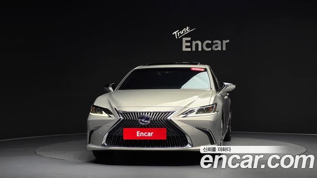 Lexus ES 2019 — photo 3