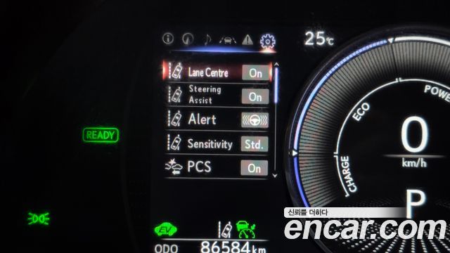 Lexus ES 2019 — photo 23
