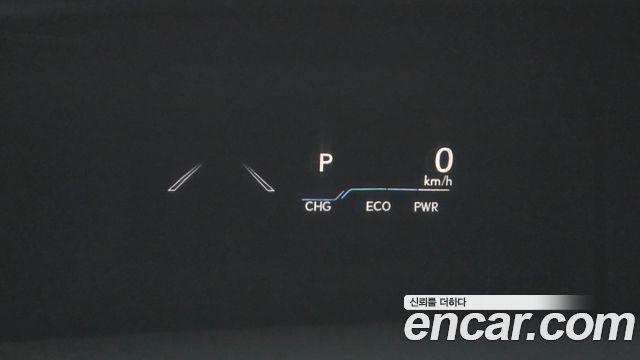 Lexus ES 2019 — photo 24