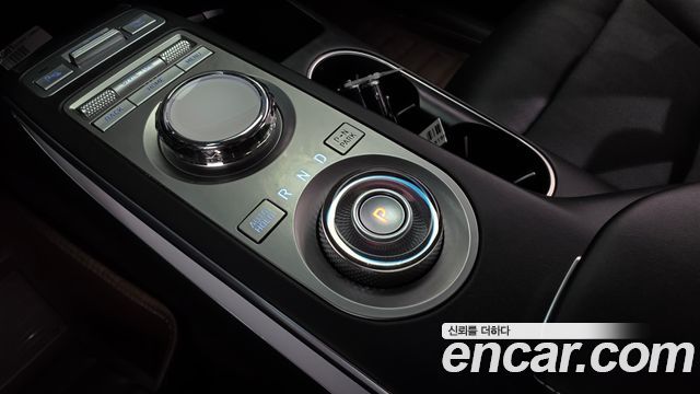 Genesis GV70 2021 — photo 12
