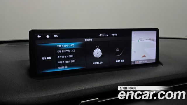 Genesis GV70 2021 — photo 24