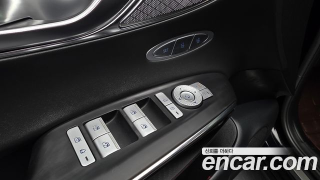 Genesis GV70 2021 — photo 29