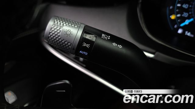 Genesis GV70 2021 — photo 31