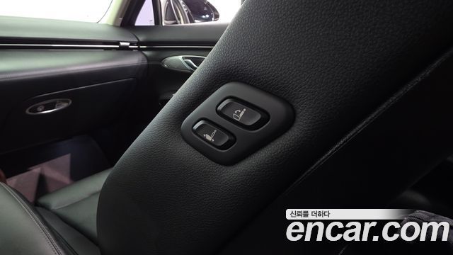 Genesis GV70 2021 — photo 34
