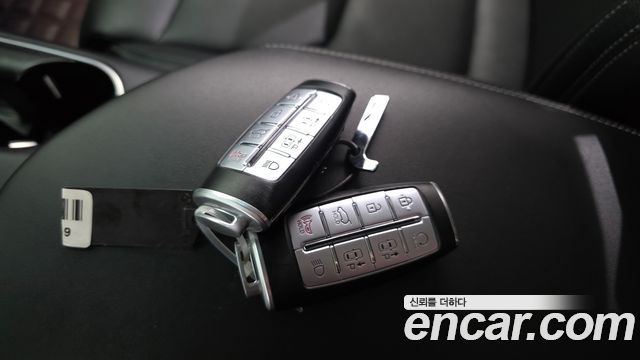 Genesis GV70 2021 — photo 35
