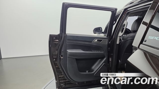 KG Mobility Rexton 2018 — photo 15