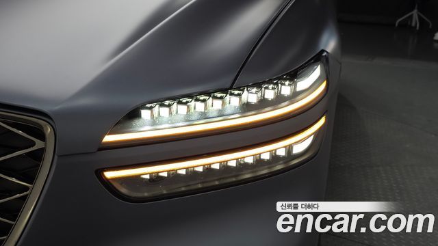 Genesis GV70 2025 — photo 8