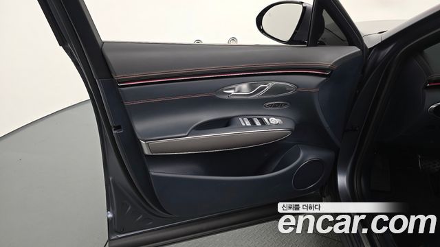 Genesis GV70 2025 — photo 14