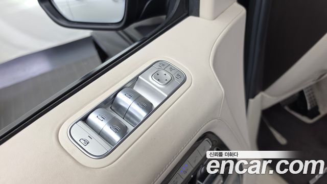Mercedes-Benz G-Class 2021 — photo 28