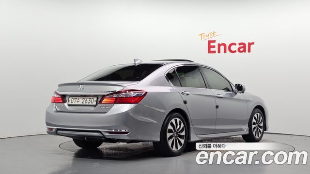 Honda Accord 2017 — photo 2