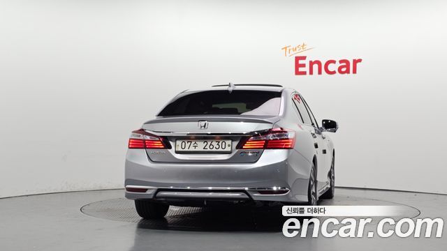 Honda Accord 2017 — photo 4