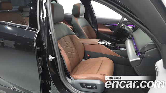 BMW 5-Series 2026 — photo 16
