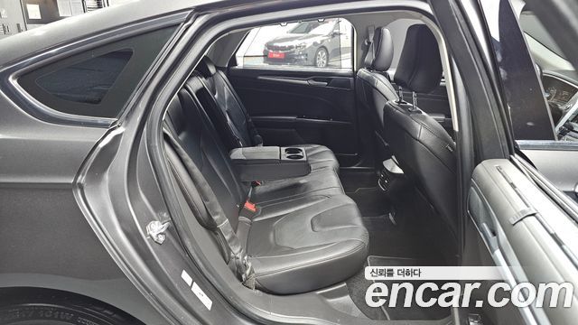 Ford Mondeo 2017 — photo 11