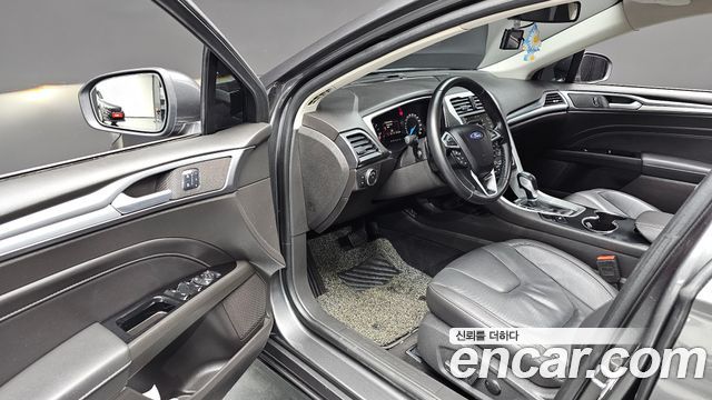 Ford Mondeo 2017 — photo 12