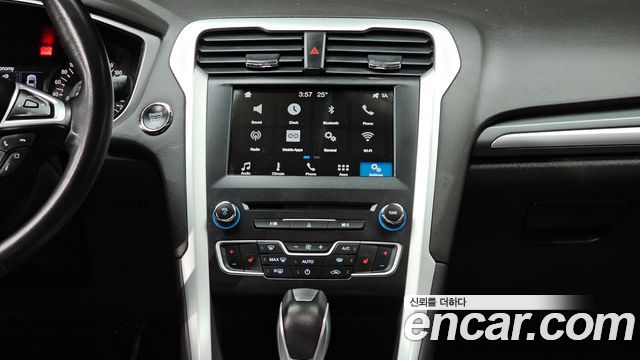 Ford Mondeo 2017 — photo 14