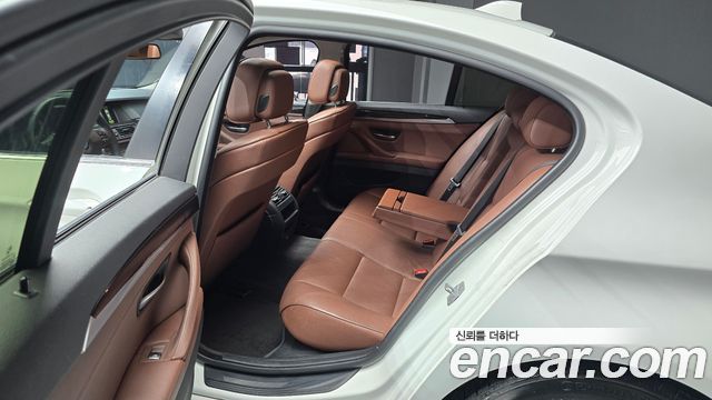 BMW 5-Series 2013 — photo 12
