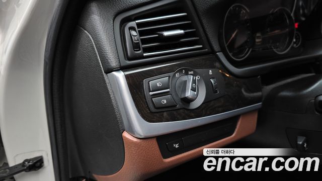 BMW 5-Series 2013 — photo 16