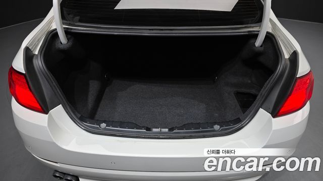 BMW 5-Series 2013 — photo 20