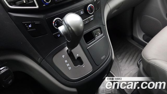 Hyundai Starex 2019 — photo 12