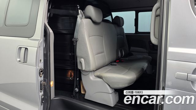 Hyundai Starex 2019 — photo 17