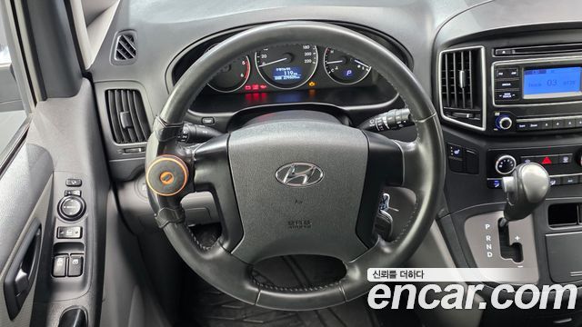 Hyundai Starex 2019 — photo 19