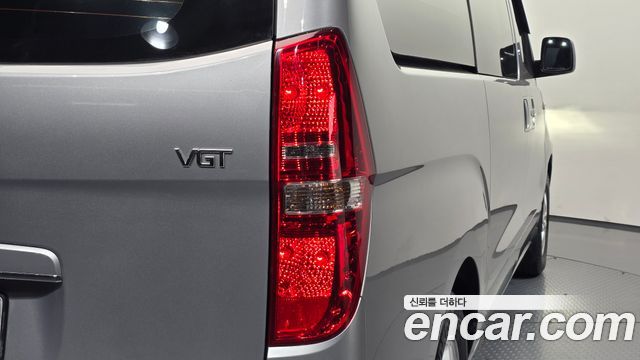 Hyundai Starex 2019 — photo 9